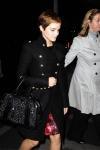 Emma Watson en trench Burberry Officier pour Letterman Emma Watson en trench Burberry Officier pour Letterman