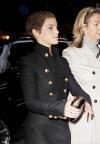 Emma Watson en trench Burberry Officier pour Letterman Emma Watson en trench Burberry Officier pour Letterman