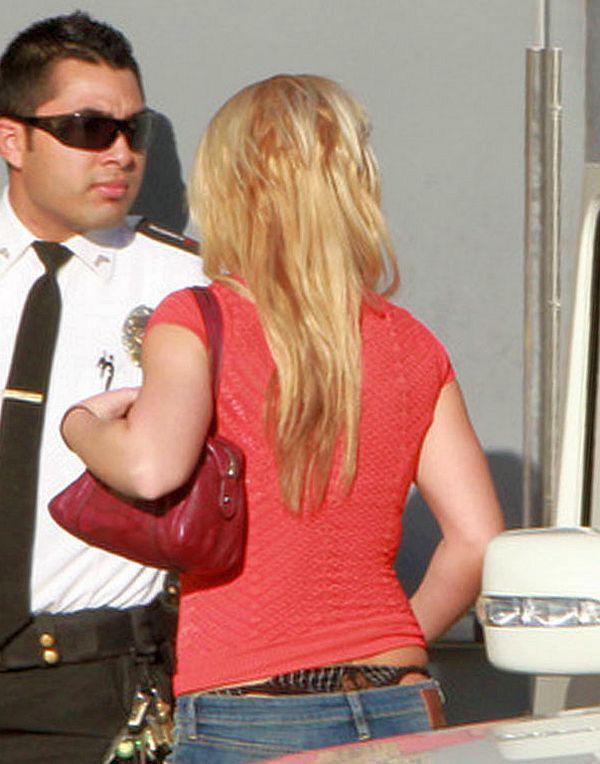 britney-spears-thong-slip-111710a.jpg