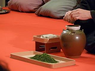 Ouverture des jarres de matcha