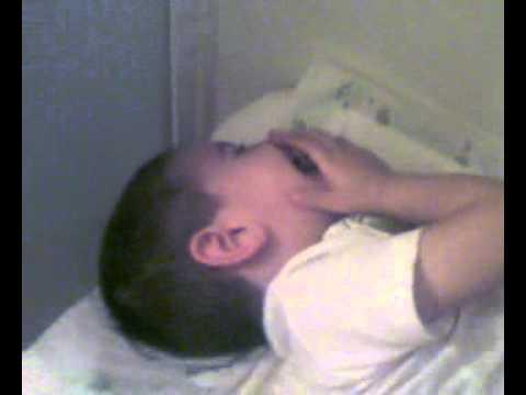 Un Bebe Mort De Rire En Sentant Ses Pieds Paperblog