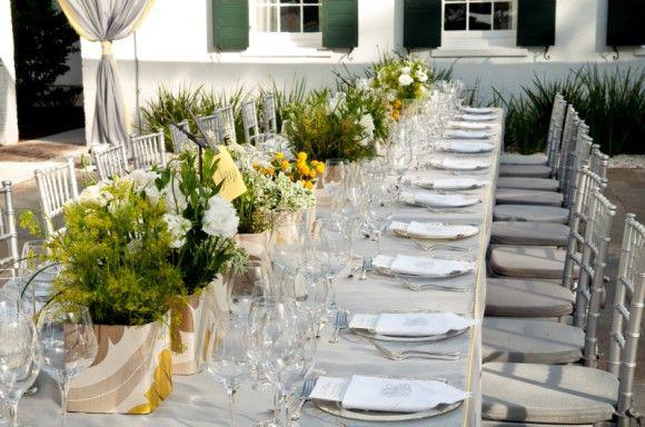 silver_chivari_chairs_580x384