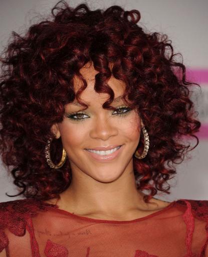 ► Rihanna chante un medley aux American Music Awards 2010 ◄