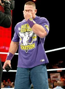John Cena en larmes salut ses fans avant son départ de la WWE