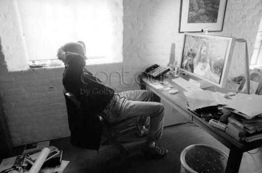 [Photos] Steve Jobs dans son bureau