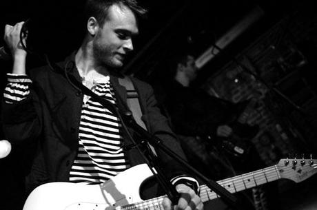 Penguin Prison: Golden Train (Acoustic) - MP3
Golden train,...