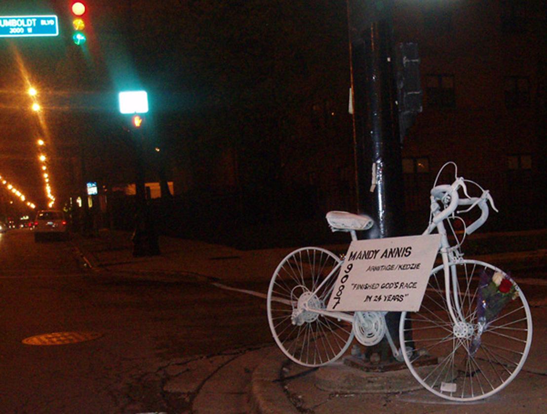 VELOS FANTÔMES / GHOST BIKES