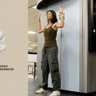 thumbs protester tsa x ray scanners 007 Protester avec des sous vÃªtements contre le TSA X Ray Scanners (17 photos)