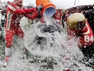 Victoire du Rouge & Or à la Coupe Vanier, une main dans le dos...