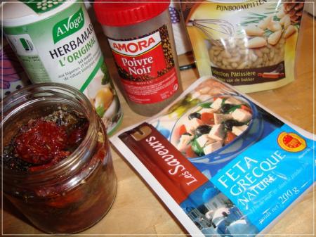 Conchiglioni farci à la féta, tomates séchées et pignons de pin