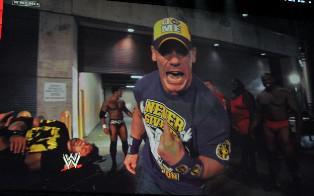 John Cena démolit un par un les membres des loups de Barrett sous les yeux de leur leader