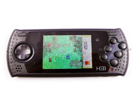 La Mega Drive portable existe : le SM-4000 SD est fournie avec 20 jeux cultes