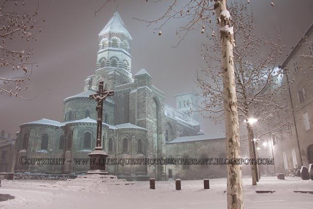 Comme sorti de nul part ...