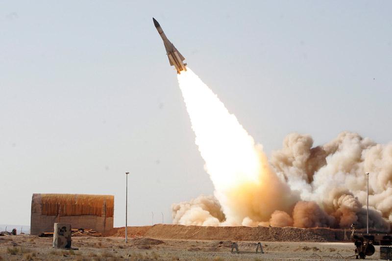 Samedi 20 novembre, l'Iran a testé avec succès une version améliorée de son système de missiles antiaériens S-200, d’une capacité analogue au système russe S-300. 
