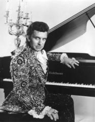 Michael Douglas va mieux.....il sera Liberace. michael_douglas_liberace.jpg