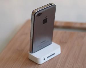 Dos en metal pour iPhone 4
