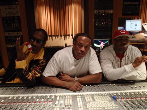 Dr. Dre ft. Snoop Dogg, Akon & Game – Kush (Remix)