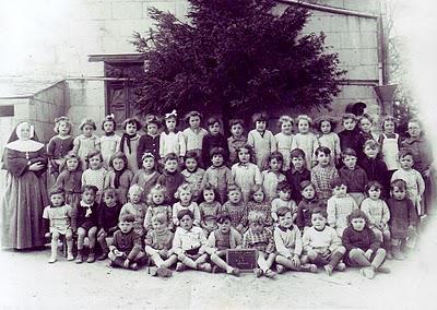  PHOTO DE CLASSEécole St Louisannée scolaire 1945fai...