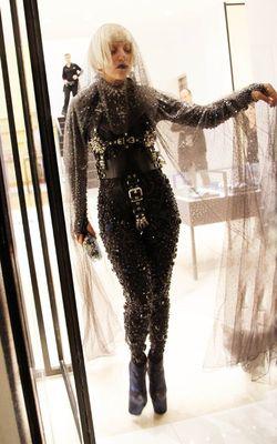 ✪ Sur scène à Lyon, c'est du Lady Gaga tout craché ! ✪