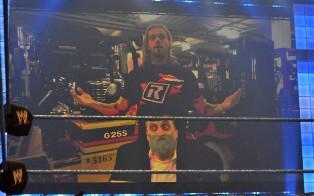 Les écrans de Smackdown diffusent des images de Paul Bearer torturé par Edge