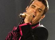 Robbie Williams montre fesses télé