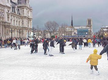 Bastia : La patinoire s'est installé sur la Place St Nicolas jusqu'au 9 Janvier.