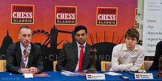 Malcolm Pein, Vishy Anand et Magnus Carlsen - photo Ray Morris-Hill