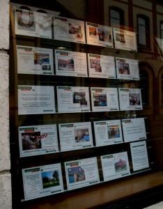 record prix m2 234x300 La hausse des prix immobiliers à Paris continue sur le même rythme