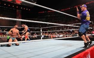 The Champ est venu distraire Heath Slater et Justin Gabriel causant leur défaite