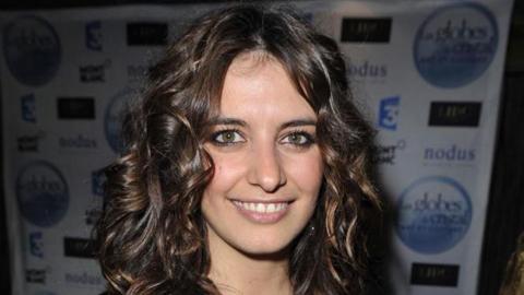 Laetitia Milot ... elle va partager la scène avec un acteur légendaire