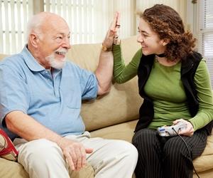 L'aide à domicile nécessaire pour les personnes âgées dépendantes