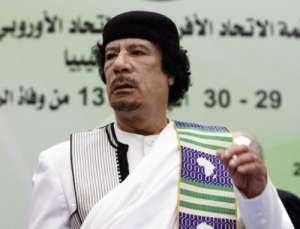 Mouammar Kadhafi  à Dakar pour assister au festival mondial des arts nègres