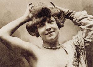 Amélie Hélié, ou Casque d'Or, célèbre prostituée de la Belle Epoque.