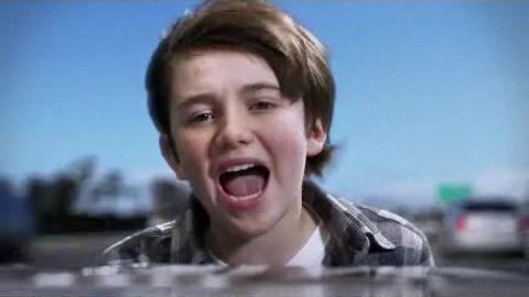 Greyson Chance ... Waiting Outside The Lines, son premier clip