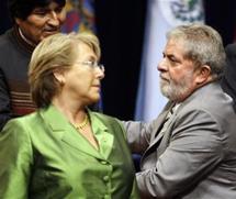 Chili: Bachelet critique son successeur