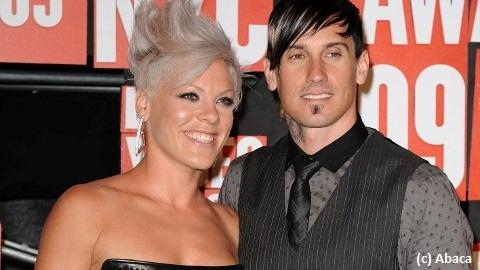 Pink ... Elle se moque des rumeurs à propos de son accouchement