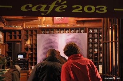 Lyon Café 203