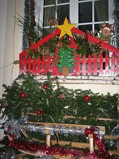 Noël approche à grand pas ... Certaines maisons se p...