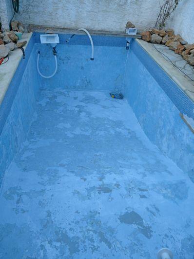 Chantier piscine : décapage et mise en place UV de traitement...