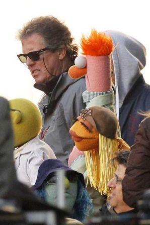 Jason_Segel_seen_set_Muppets_downtown_Los_1Kg7gk9BbJLl.jpg