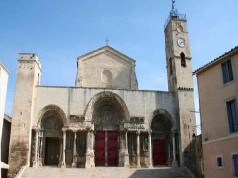 Abbaye de Saint Gilles, haut lieu de pèlerinage.