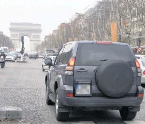 Les véhicules les plus polluants, grosses berlines, 4 x 4, vieux diesels et poids lourds, ne pourront plus circuler dans la capitale dès la mi-2012. Les zones concernées ne sont pas encore définies.