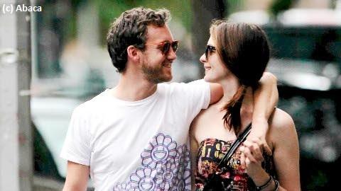 Anne Hathaway ... Elle emménage avec son homme