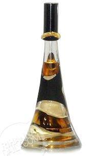 Rihanna Rihanna lance son parfum « Reb’l Fleur » en Février