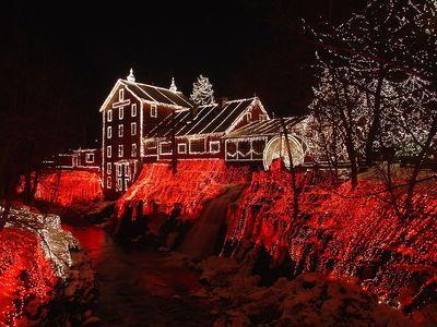 Une maison illuminée pour Noël, aux Etats-Unis. Photo: Matt Kozlowski