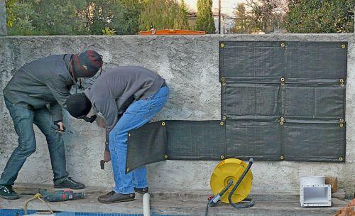 Réception et installation du mur végétal d'extérieur