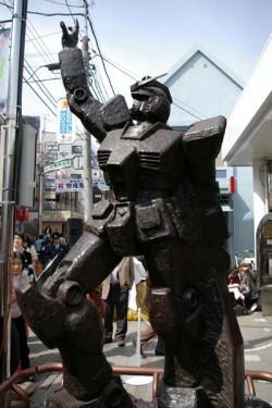Statue de bronze du RX-78-2 Gundam
