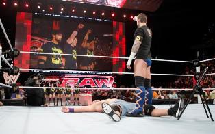 CM Punk est le nouveau chef des Nexus après l'éviction de Wade Barrett