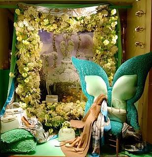 Adieu 2010, Dernier tour de blogs au pied des vitrines et joyeux réveillon!