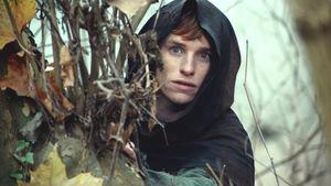 les_piliers_de_la_terre_06_eddie_redmayne_7095798uhpxq